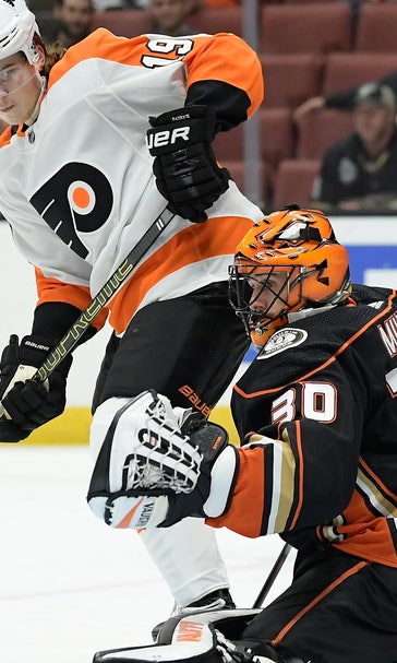 Flyers beat Ducks to snap 3-game losing streak